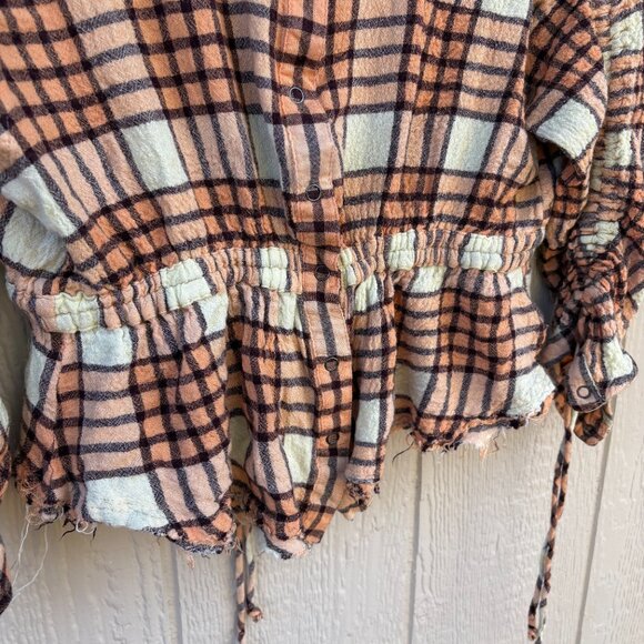 We The Free Pacific Dawn Button Down Shirt Women's Medium Peach Plaid Cottage - Picture 4 of 9